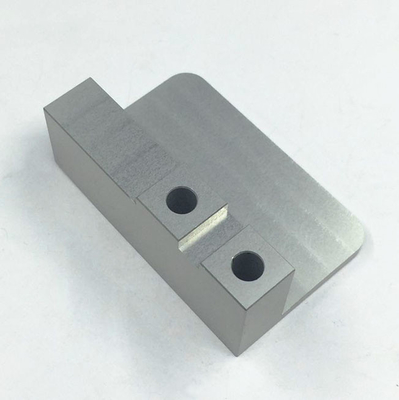 Parti di lavorazione in alluminio CNC personalizzate per prestazioni