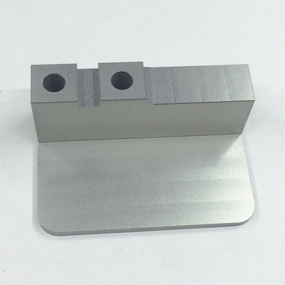 Parti di lavorazione in alluminio CNC personalizzate per prestazioni